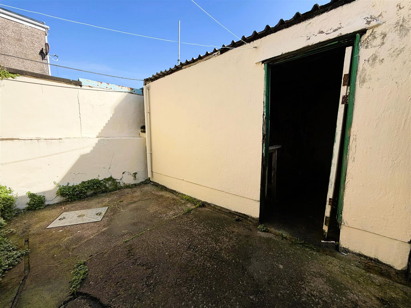 Spring Terrace, Sandfields, Swansea, SA1 3TD